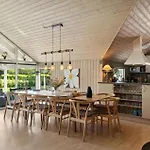 Lovely In Vaeggerlose With Kitchen * Bøtø By