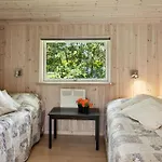 Lovely In Vaeggerlose With Kitchen *